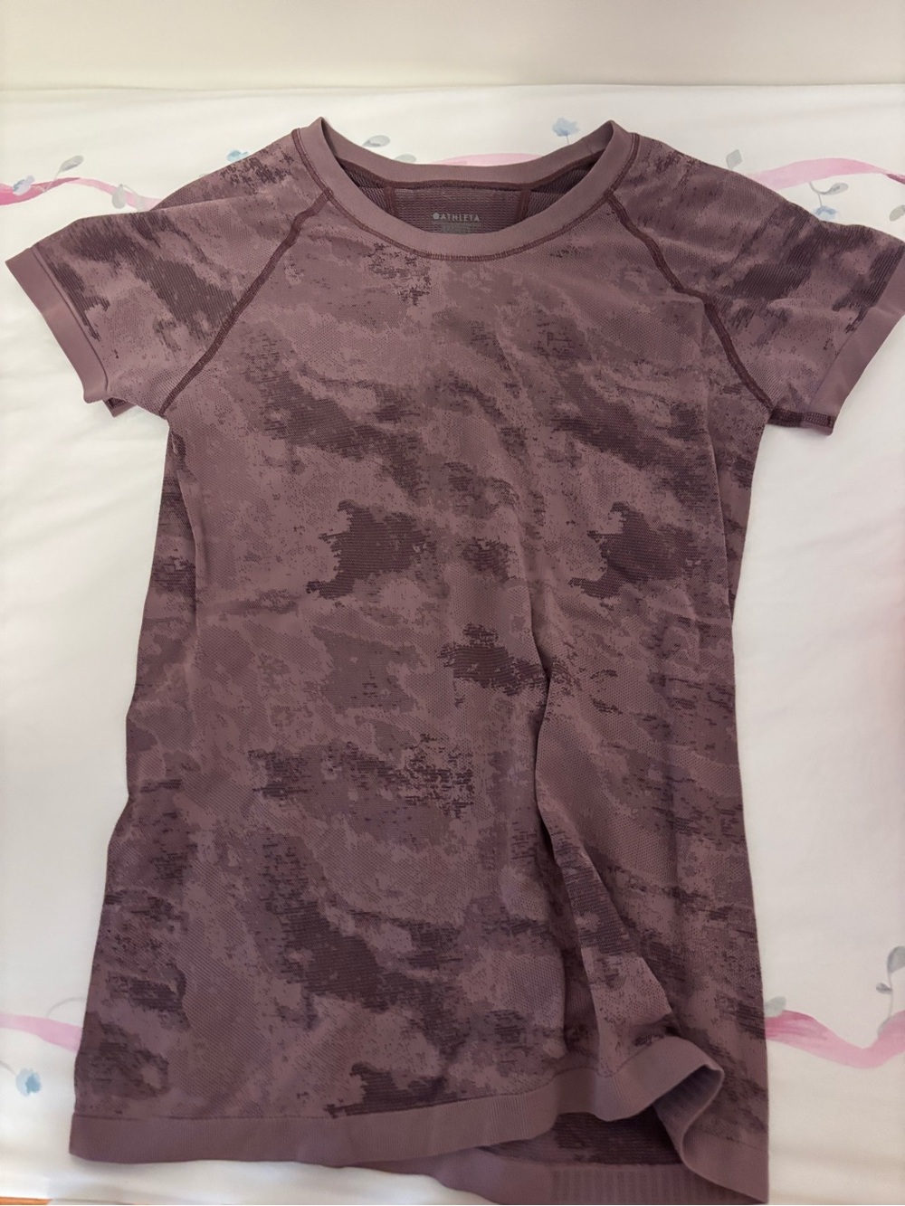 Athleta Dusty Mauve Camouflage Short Sleeve Performance Tee